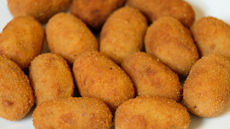 What food to order in seville? Croquestas.